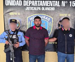 Sadis Modesto Escoto Galindo tras ser capturado por distintas unidades de la Policía Nacional (PN).
