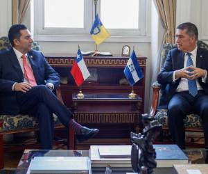 La búsqueda de soluciones para la inseguridad, el comercio informal y el deterioro urbano llevó a los alcaldes de Tegucigalpa y Santiago a plantear una nueva agenda de cooperación.