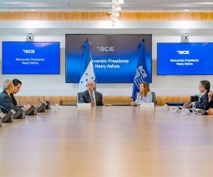 El mandatario hondureño se reunió con las autoridades del BCIE.