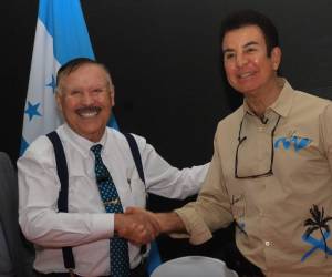 En una reunión se oficializó la unión de Urbizo al Partido Liberal de Honduras.