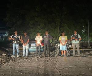 Los tres integrantes de la banda criminal, conocida como Los Mecánicos, fueron capturados por agentes de la DPI en Choluteca acusados de cometer el delito de robo de motocicletas.