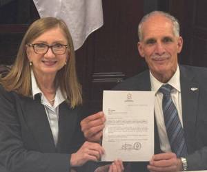 Según explicó, el acuerdo se da como parte de la visita de la presidenta del BID al país y permitirá ampliar las opciones de financiamiento para el próximo año.