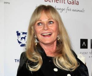 Tras su diagnóstico de párkinson en 2011, la enfermedad fue avanzando, arrebatándole gran parte de su capacidad para comer y para hablar. Las ofertas de trabajo se fueron secando. Con ellas, también la seguridad económica que debería haber acompañado a una vida entera de trabajo extraordinario.