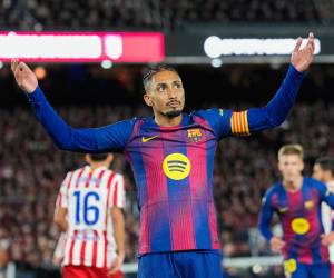 El brasileño Raphinha anotó uno de los goles del triunfo del FC Barcelona.