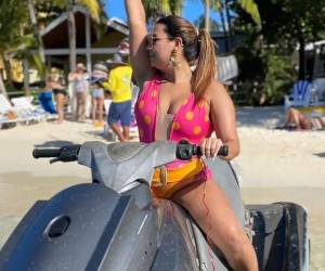 Este 1 de enero de 2026 se cumplen cuatro años desde que Angie Samantha Peña Melgares desapareció sin dejar rastro en la isla de Roatán, Islas de la Bahía, mientras disfrutaba de sus vacaciones y conducía una moto acuática por el mar Caribe.