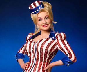 Varios allegados de Dolly Parton viajaron de inmediato al hospital al enterarse de su ingreso, pero algunos no llegaron a tiempo antes de su muerte.