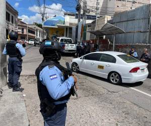 Agentes de la DAET reforzaron su presencia este sábado en terminales y puntos estratégicos del transporte público para prevenir acciones vinculadas a la extorsión.