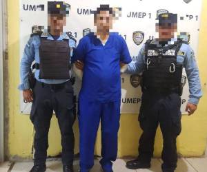 El hecho ocurrió en una gasolinera ubicada en el barrio La Reforma, en Tegucigalpa, para cargar combustible en su automóvil.