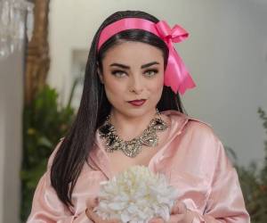 Violeta Isfel, reconocida por su papel antagónico en la telenovela Atrévete a soñar, ha compartido públicamente cómo atraviesa la menopausia prematura a sus 40 años, una condición que experimentó de manera abrupta tras someterse a una histerectomía por problemas de salud.