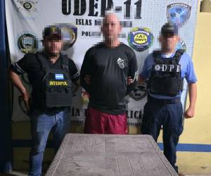 Cae guardia de seguridad por agredir a niña de siete años en comercio de Roatán.