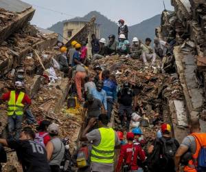 Además, hay 30.076 efectivos militares y de fuerzas de seguridad desplegados y 29.843 voluntarios registrados.