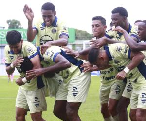 Aarón Barrios tiene ganando a Motagua sobre el Platense en el Excélsior.