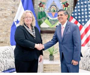 El encuentro fue liderado por Colleen Hoey, encargada de Negocios de la Embajada de Estados Unidos y Wagner Vallecillo, presidente del Poder Judicial.