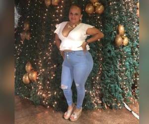 Una mujer identificada como Heidy Rodríguez Cano, de aproximadamente 40 años, falleció este viernes en un centro asistencial, tras un atentado armado registrado el pasado jueves en la colonia Ramón Amaya Amador de Olanchito. ¿Qué se sabe del crimen? A continuación los detalles.