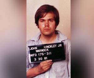 Hinckley, de 67 años, disparó a Reagan y a otras tres personas con un revolver afuera de un hotel de Washington el 30 de marzo de 1981, alegando que lo hizo porque quería impresionar a la actriz Jodie Foster, con la que se obsesionó después de ver el filme “Taxi Driver.”