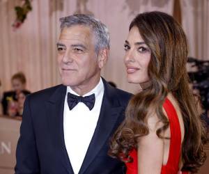 Este es un momento para un debate vigoroso al más alto nivel, no para insultos infantiles, indicó una de las figuras más conocidas de Hollywood.