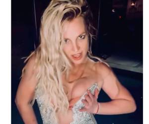 Britney Spears reaparece tras rehabilitación y protagoniza un tenso episodio con un cuchillo en un restaurante.