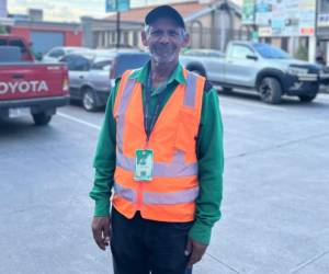 Conocido por su carisma, habilidad y servicio, don José María Pastrana, guardia de seguridad querido en TikTok por sus videos de baile, hoy deja de luto a Comayagua tras su crimen registrado en la plaza Torondón. Aquí los detalles.