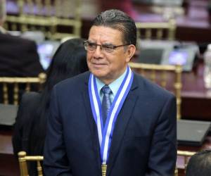 El periodista Arístides Luis Aceituno Calderón, fundador del primer medio digital en el país denominado Hondudiario.com, falleció en un centro asistencial de la capital la noche del reciente jueves 2 de junio, conmocionando al gremio periodístico del Honduras. ¿Qué enfermedad le arrebató la vida? A continuación los detalles.