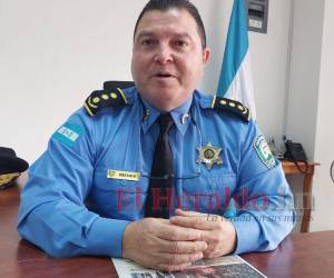 Otoniel Castillo, director del Instituto Nacional Penitenciario (INP), recibió a EL HERALDO Plus en su oficina.