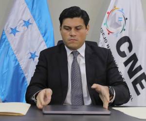 El consejero Electoral del CNE, Marlon Ochoa, durante una rueda de prensa este martes, en Tegucigalpa.