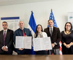 La titular de la Secretaría de Agricultura y Ganadería (SAG) y representantes de la organización Partners of Americas, firmaron el convenio de cooperación.
