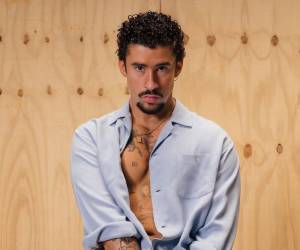 Durante los conciertos de su residencia en San Juan, Benito Antonio Martínez Ocasio llevó al escenario a veteranos como el salsero Gilberto Santa Rosa y el trovador Andrés Jiménez El Jíbaro.