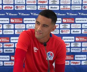 Emmanuel Hernández durante la conferencia de prensa.
