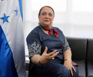 La ministra de Educación explicó que el atraso se debió a que la creación de planilla se extendió cinco días más para ingresar a todos los maestros.