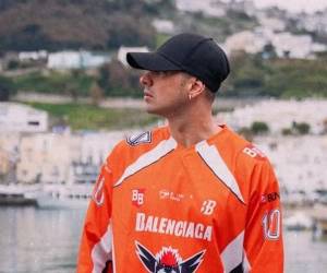 El cantante RedMoon ha sido comparado por miles de fans con Justin Bieber debido a su sorprendente parecido físico y estilo juvenil.