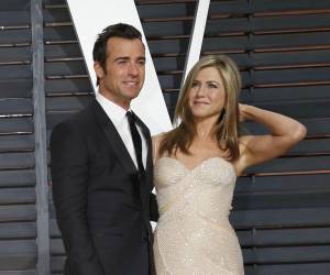 El anuncio del nuevo romance de Jennifer Aniston no pasó desapercibido para su exesposo, Justin Theroux, quien reaccionó públicamente tras la confirmación que la actriz hizo en redes sociales.