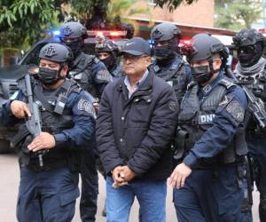 El exdiputado Oquelí Martínez cuando salía de la Dirección Nacional de Fuerzas Especiales rumbo a la Corte Suprema de Justicia este miércoles 11 de enero.