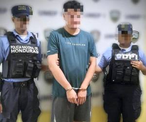 El sospechoso fue detenido por agentes de la DPI y remitido ante las autoridades competentes para continuar el proceso judicial correspondiente.