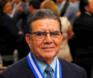 El periodista Arístides Luis Aceituno Calderón, fundador del primer medio digital en el país denominado Hondudiario.com, falleció en un centro asistencial de la capital la noche del reciente jueves 2 de junio, conmocionando al gremio periodístico del Honduras. ¿Qué enfermedad le arrebató la vida? A continuación los detalles.