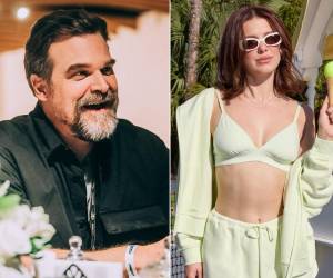 Millie Bobby Brown cumplió 22 años este viernes y los celebró en el restaurante neoyorquino Maison Close acompañada de su marido Jake Bongiovi, de 23 años, y de su compañero de reparto David Harbour.
