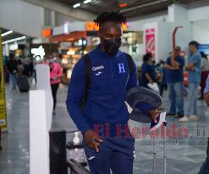 Este domingo, Honduras viajaría nuevamente en el vuelo comercial, sin embargo el avión presentó problemas mecánicos y también se canceló el viaje desde la isla caribeña.