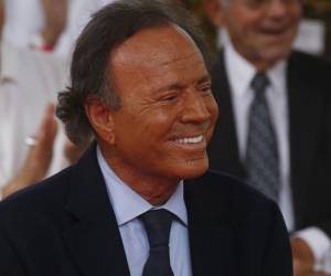 El cantante español Julio Iglesias dijo que está preparando su defensa legal ante las denuncias presentadas por dos exempleadas que trabajaron para él en República Dominicana y Bahamas durante 2021.