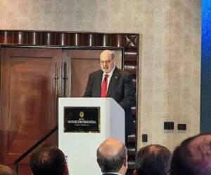 Jorge Canahuati durante su participación en la II Cumbre Regional Confianza 2026 celebrada en Guatemala.
