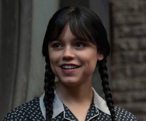 Inspirada en la Familia Addams, afamada serie televisiva de los años 60 del siglo XX, Merlina (Wednesday) se estrenó el 23 de noviembre de 2022.