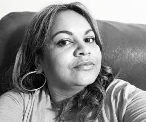 El crimen de Norma Orellana, quien fue encontrada sin vida en la aldea Calpules, municipio de El Rosario, en el departamento de Comayagua, sigue sin tener respuestas claras luego de haber sido reportada como desaparecida. ¿Qué avances hay sobre el caso?
