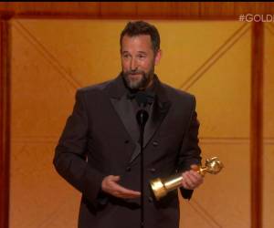 El actor estadounidense Noah Wyle, de la serie The Pitt, recibió el premio esta noche.
