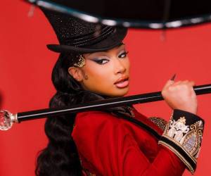 La cantante, que regresará este jueves al musical, interpreta desde su debut en Broadway el pasado 26 de marzo a Harold Zidler, siendo la primera mujer en ponerse en la piel ese personaje.