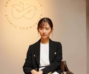 La actriz Yuri Nakamura formó parte del elenco de Romantics Anonymous en 2025, donde interpretó a Irene.