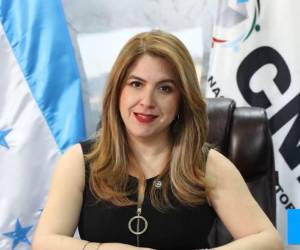 Cossette López denunció que la empresa contratada para la divulgación de resultados no ha cumplido.