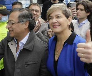 Exasesora señala a esposa de Gustavo Petro por presuntos viajes con droga y el traslado de 2,5 millones de dólares desde Venezuela