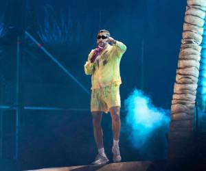 Bad Bunny se ha convertido en el artista del momento y su reciente gira mundial ‘‘World Hottest Tour’ ha sido una de las más exitosas y lucrativas de este 2022, según lo dio a conocer la revista Billboard. Sin embargo, muchos se preguntan de cuánto fue la jugosa ganancia que le dejó al artista, quien incluso se tomará un descanso musical este 2023. En esta galería le contamos.