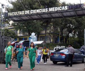 A los aspirante a estudiar una especialidad médica a partir del 2027 se les aplicará una nueva prueba de admisión hecha por la UNAH.