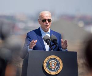 Biden pronunció su discurso en defensa de otorgar fondos para ayudar a proteger las regiones que se enfrentan al calor.