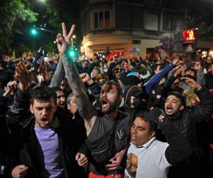 Miles de personas se manifestaron este sábado en plazas y paseos públicos de Argentina.