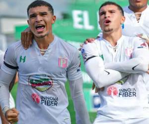 El delantero del Platense, Erick Yio Puerto, luego de su buen torneo con los 'escualos' ha comenzado a llegarle propuestas de equipos del extranjero